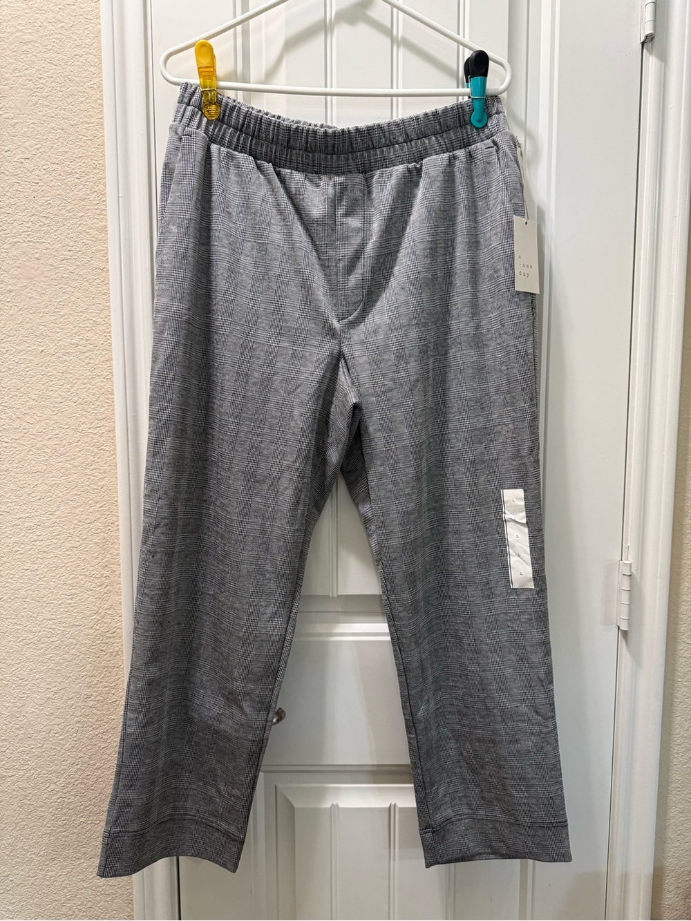 Women’s  NWT Gray Elastic-Waist Pants
